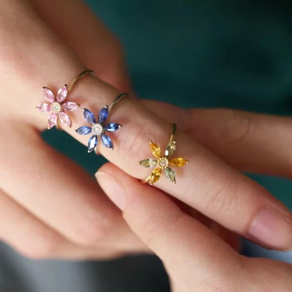 rings in yellow white and pink gold 18K with marquise in pink blue yellow and green saphir and diamond