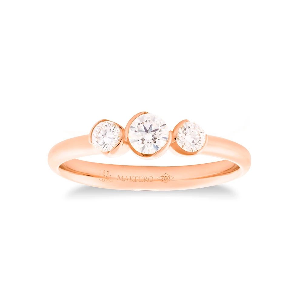 Rose gold ring with one central round diamond, 3.6 mm, and two round side diamonds, 2.8 mm each