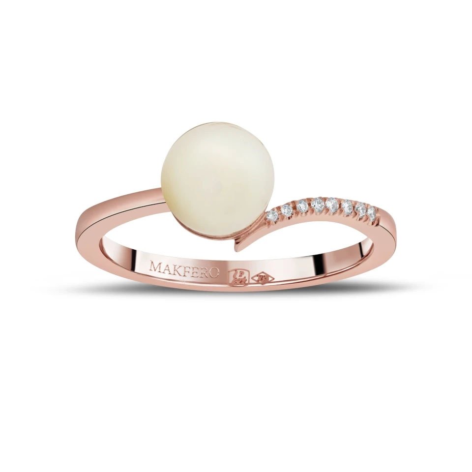 Rose gold ring with curved band set with a round pearl and eight small round diamonds in graduated sizes