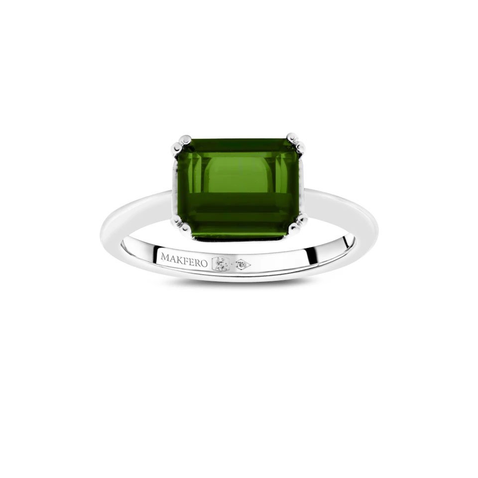 White gold ring with radiant-cut green tourmaline, 6.4 × 7.8 mm