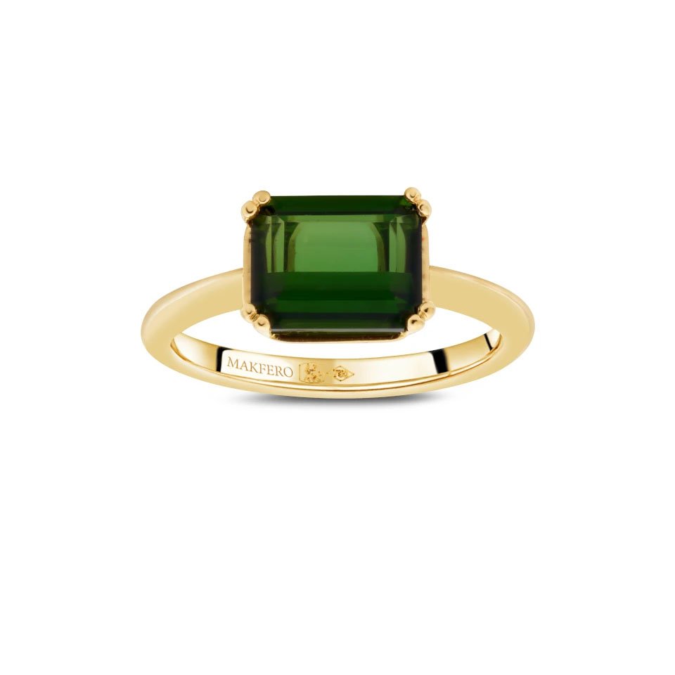 Yellow gold ring with radiant-cut green tourmaline, 6.4 × 7.8 mm