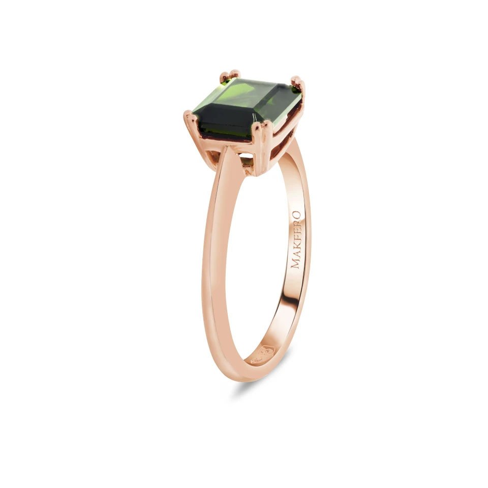Rose gold ring with radiant-cut green tourmaline, 6.4 × 7.8 mm