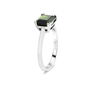 White gold ring with radiant-cut green tourmaline, 6.4 × 7.8 mm