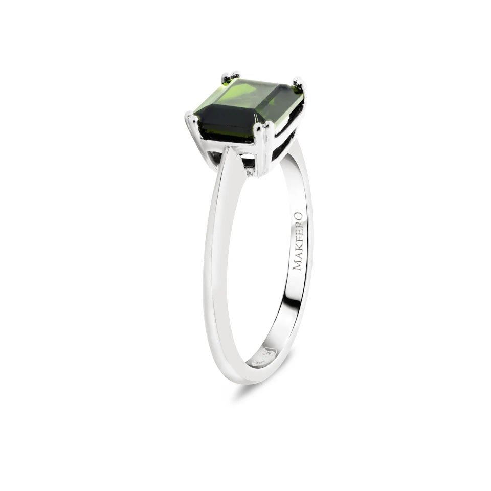 White gold ring with radiant-cut green tourmaline, 6.4 × 7.8 mm