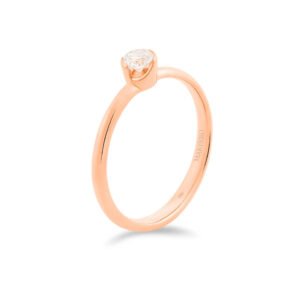 Rose gold engagement ring with a round solitaire diamond