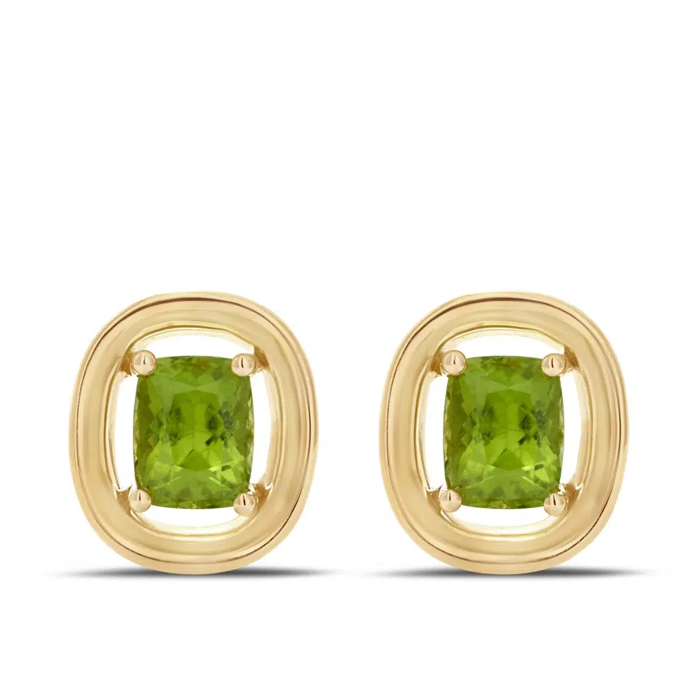 Pair of Tiare earrings in 18K yellow gold set with two cushion-cut peridots
