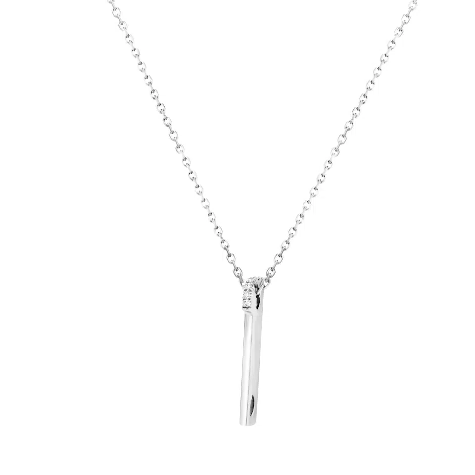 Triolet C necklace in 18K gold set with five diamonds, G-H color, VS-SI clarity