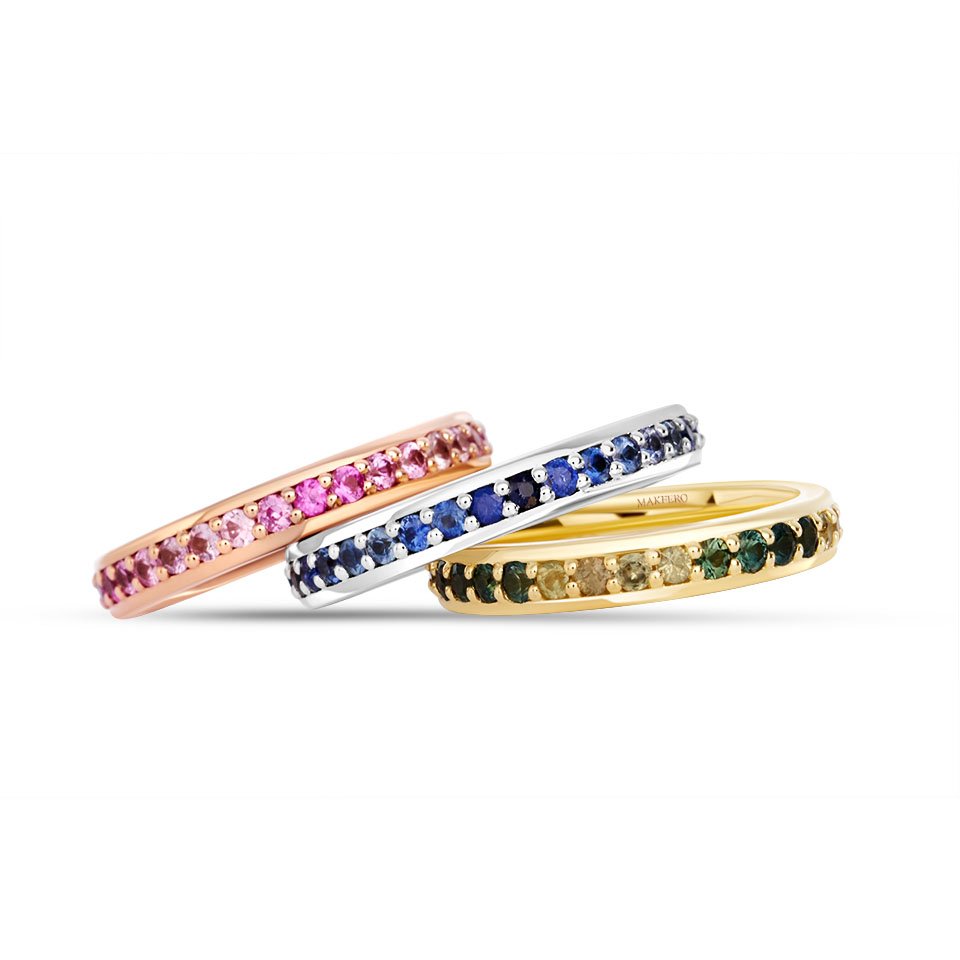 Zoé ring in 18K gold with a line of degraded color sapphires